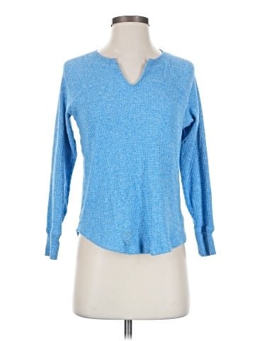 American Eagle Outfitters Pullover Sweater (view 1)