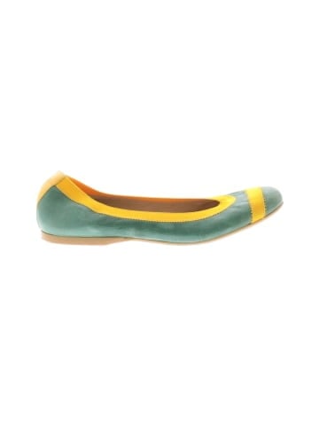 Stuart Weitzman Flats (view 1)