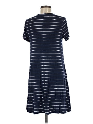 Old Navy Casual Dress (view 2)