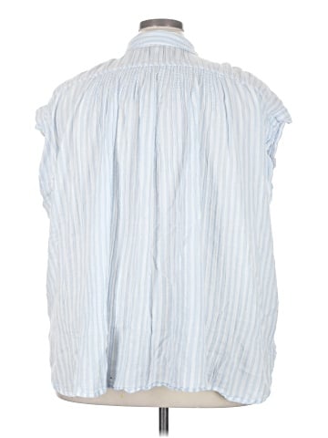 Old Navy Sleeveless Button-Down Shirt (view 2)