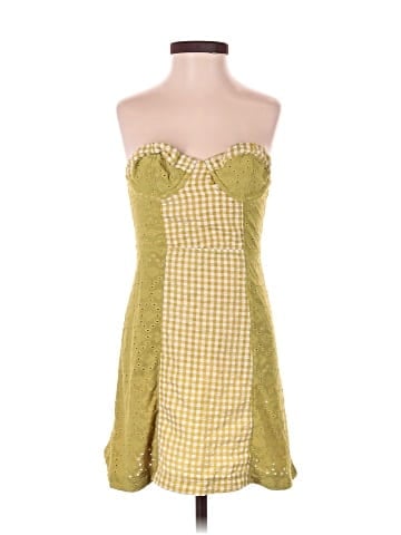 Urban Outfitters Casual Dress (view 1)