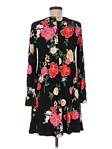 Old Navy Casual Dress (view 2)