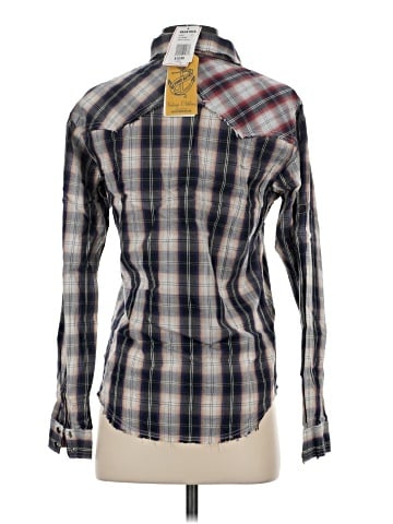 Romeo & Juliet Couture Long Sleeve Button-Down Shirt (view 2)