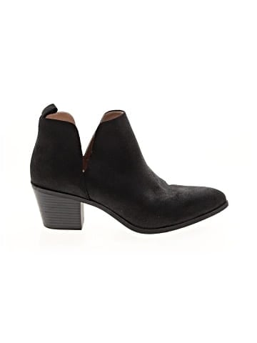Journee Collection Ankle Boots (view 1)