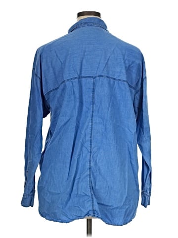 Old Navy Long Sleeve Button-Down Shirt (view 2)