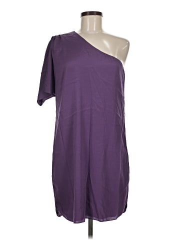 Alice + Olivia Casual Dress (view 1)