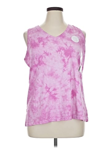Time and Tru Tank Top (view 1)
