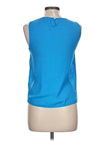 Lulumari Sleeveless T-Shirt (view 2)