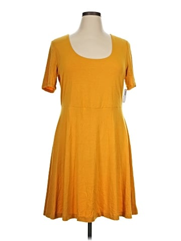 Old Navy Casual Dress (view 1)