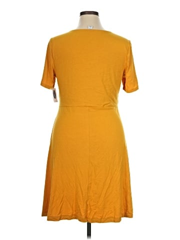 Old Navy Casual Dress (view 2)