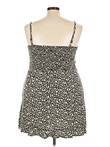 Old Navy Casual Dress (view 2)