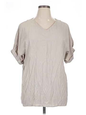 Amaryllis Short Sleeve T-Shirt (view 1)