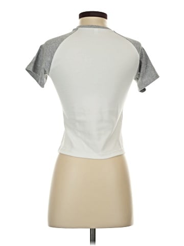 Uniqlo Short Sleeve T-Shirt (view 2)