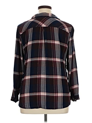 Maurices Long Sleeve Button-Down Shirt (view 2)