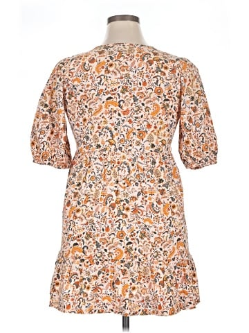 Old Navy Casual Dress (view 2)