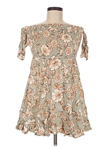 Illa Illa Casual Dress (view 1)