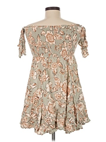 Illa Illa Casual Dress (view 2)