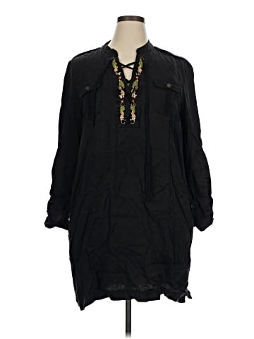 Chelsea & Theodore Casual Dress (view 1)