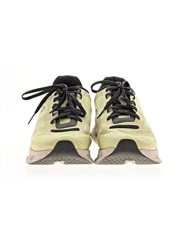 On Cloud Sneakers (view 2)