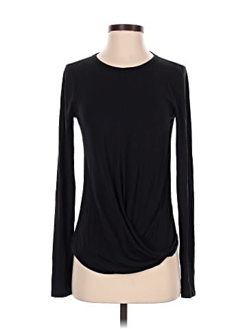 Lululemon Athletica Long Sleeve T-Shirt (view 1)