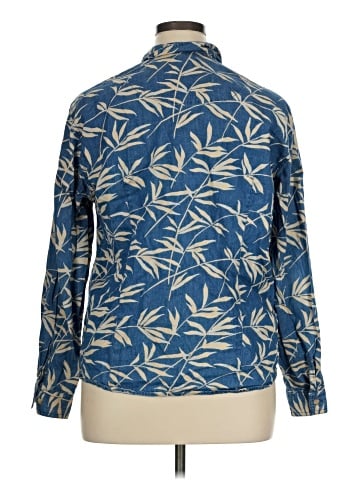 Lizwear by Liz Claiborne Long Sleeve Button-Down Shirt (view 2)