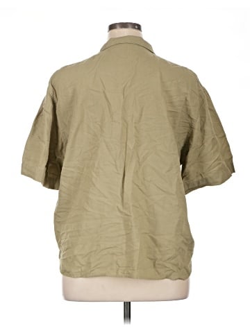 Uniqlo 3/4 Sleeve Button-Down Shirt (view 2)