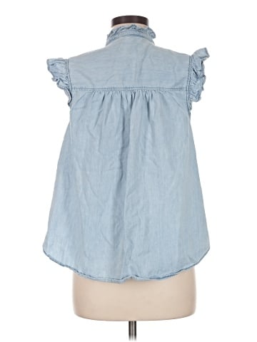 H&M Sleeveless Button-Down Shirt (view 2)