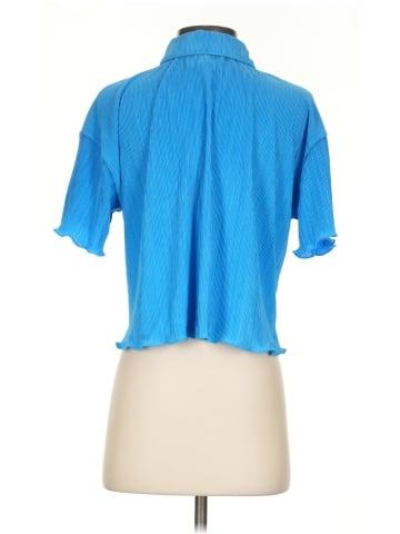 colsie Short Sleeve Blouse (view 2)