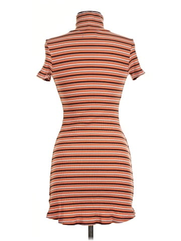 Urban Outfitters Casual Dress (view 2)