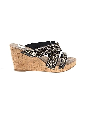 XOXO Wedges (view 1)
