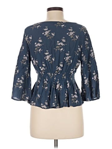 American Eagle Outfitters 3/4 Sleeve Blouse (view 2)
