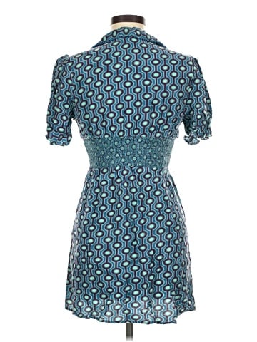 Urban Outfitters Casual Dress (view 2)