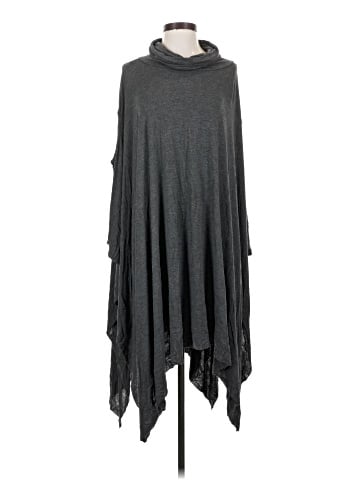 Jolie Poncho (view 1)