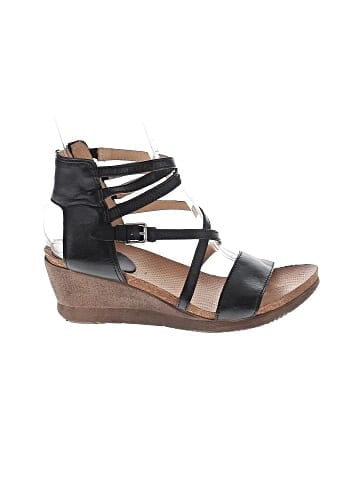 Miz Mooz Wedges (view 1)