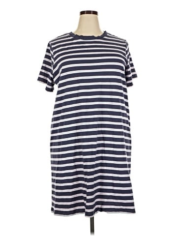 Old Navy Casual Dress (view 1)