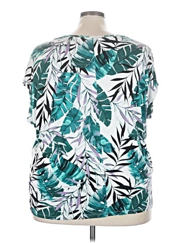 Jennifer Lopez Short Sleeve T-Shirt (view 2)