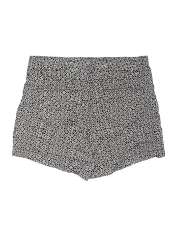 One 5 One Shorts (view 2)