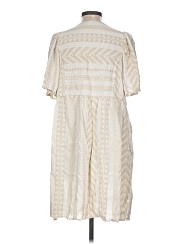 Old Navy Casual Dress (view 2)
