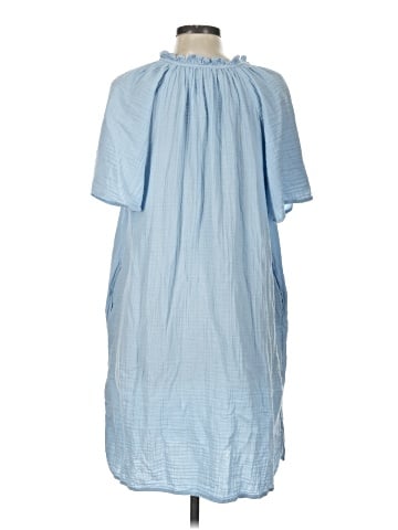 Old Navy Casual Dress (view 2)