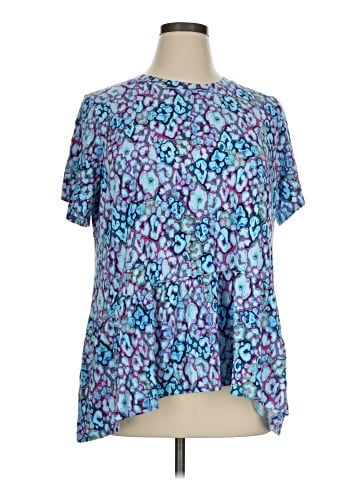 LOGO by Lori Goldstein Short Sleeve T-Shirt (view 1)