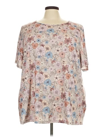 BLOOMCHIC Short Sleeve T-Shirt (view 1)