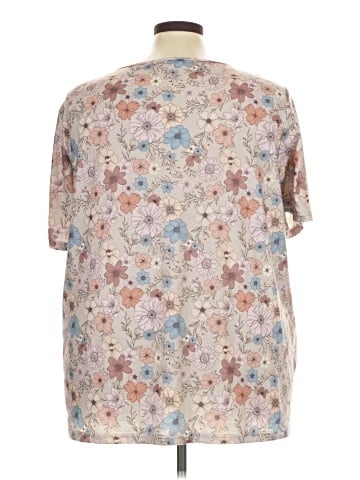BLOOMCHIC Short Sleeve T-Shirt (view 2)