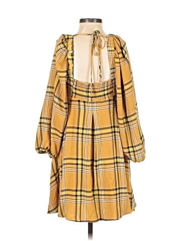 Urban Outfitters Casual Dress (view 2)