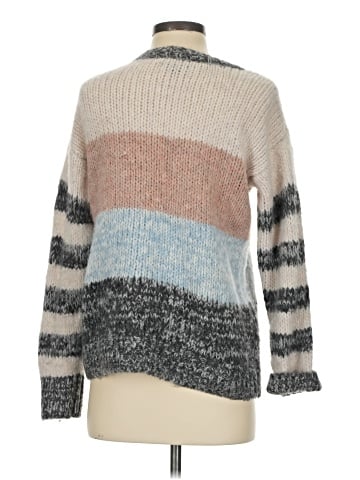 American Eagle Outfitters Pullover Sweater (view 2)