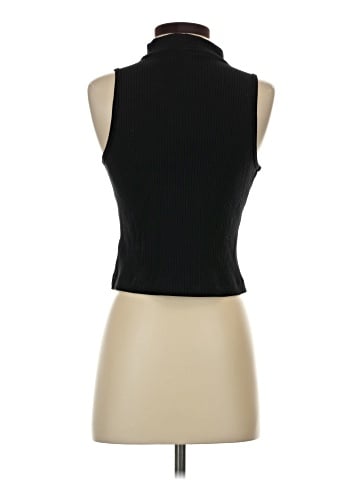 Old Navy Sleeveless Top (view 2)