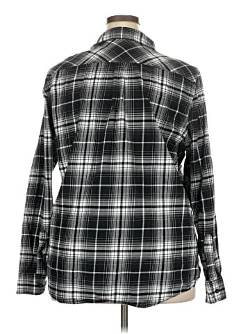 Amazon Essentials Long Sleeve Button-Down Shirt (view 2)