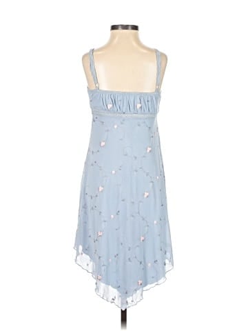 Urban Outfitters Casual Dress (view 2)