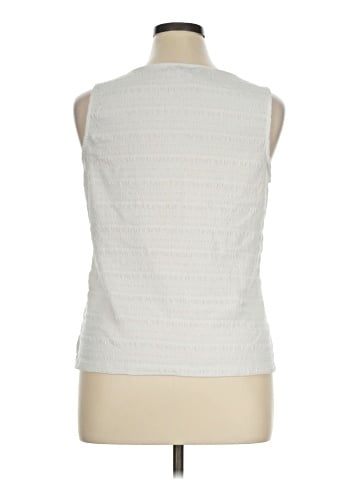 Croft & Barrow Sleeveless Top (view 2)