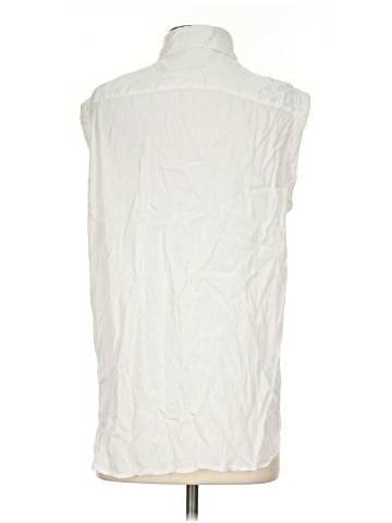 H&M Sleeveless Button-Down Shirt (view 2)