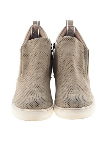 Unbranded Wedges (view 2)